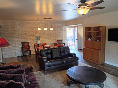 John Wayne King Bed Guest Room and Suite near Pool